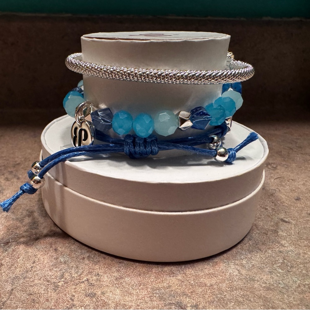 (3) bracelets - Picture 2 of 4